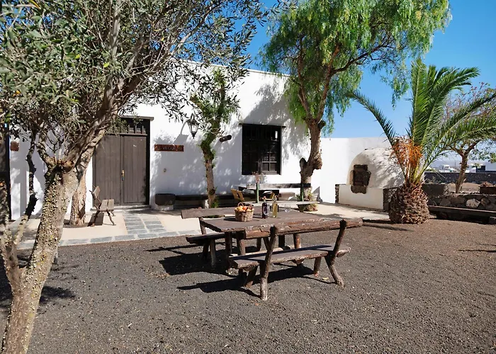 Emblematica - Nº3 Liria Landhuis *